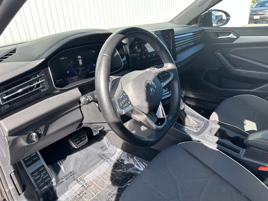 Used 2025 Volkswagen Jetta Sport FWD image 15