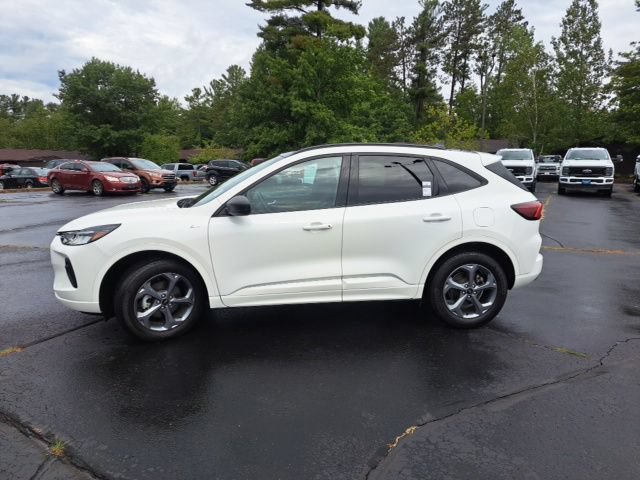 Certified 2024 Ford Escape ST-Line w/ Tech Pack #1 AWD/4WD image 5
