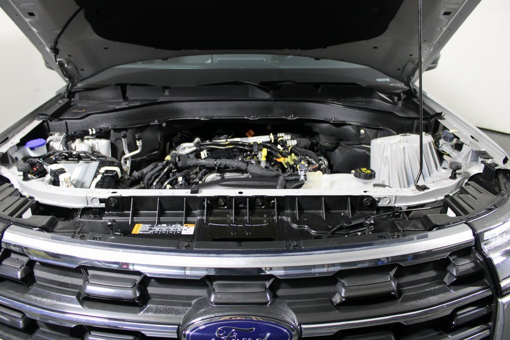 Certified 2025 Ford Explorer Active w/ Active Comfort Package image 6