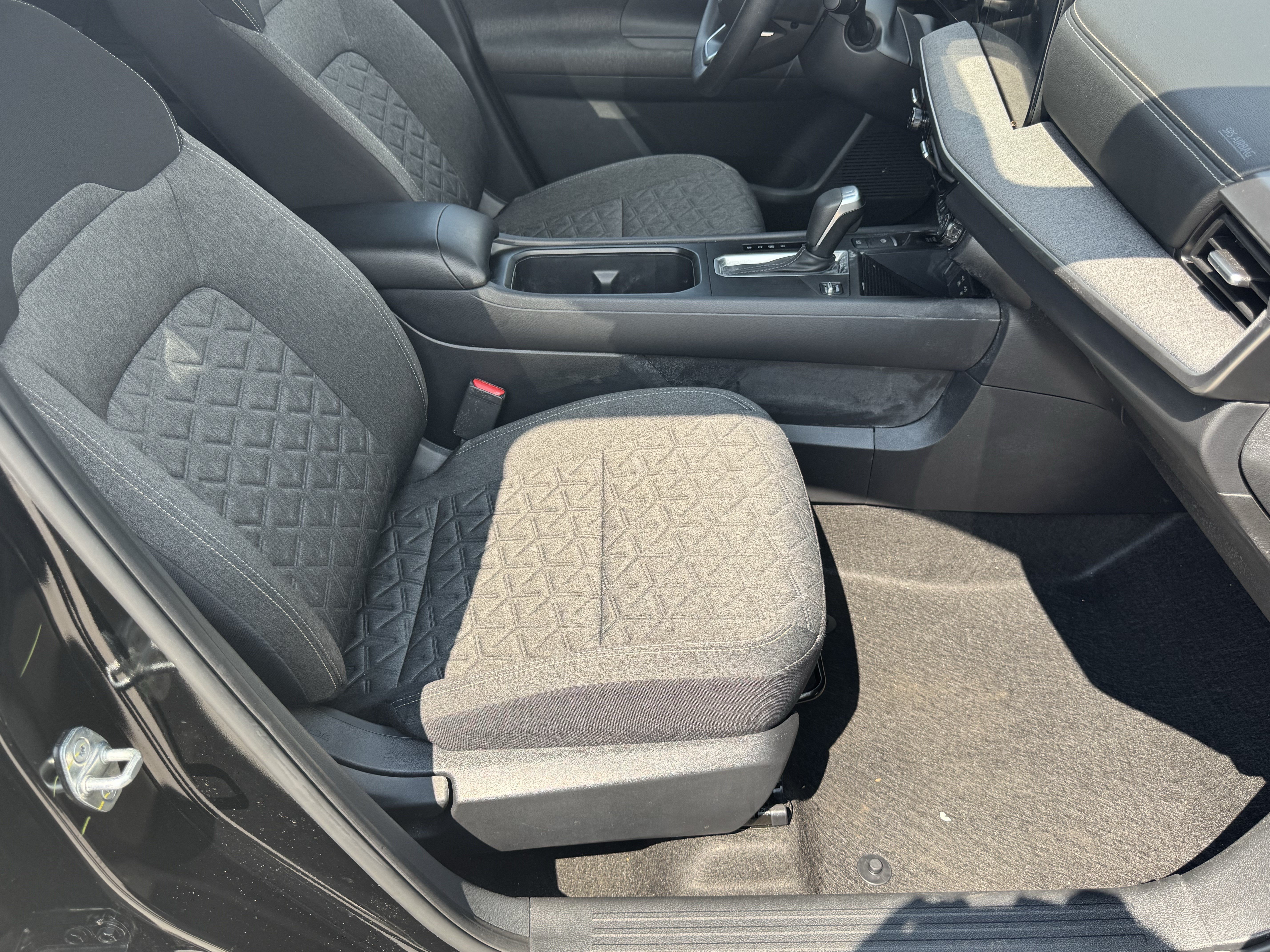 Used 2026 Nissan Kicks SV FWD image 14