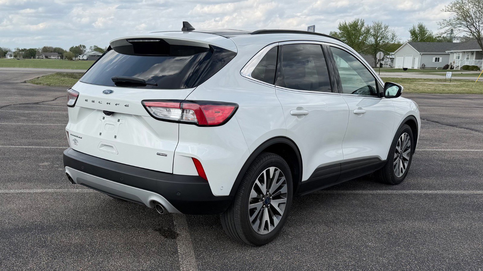 Certified 2020 Ford Escape Titanium w/ Titanium Premium Package 2.0 FWD image 5