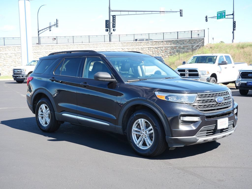 Certified 2022 Ford Explorer XLT w/ Equipment Group 202A AWD/4WD image 4