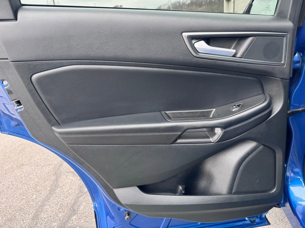 Certified 2024 Ford Edge SE image 25