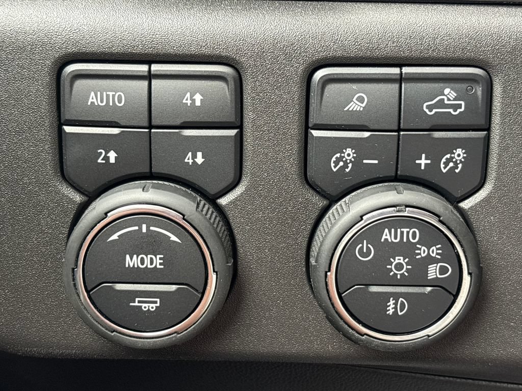 Used 2025 Chevrolet Silverado 1500 ZR2 w/ Technology Package AWD/4WD image 42