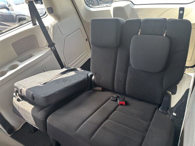Used 2018 Dodge Grand Caravan SE FWD image 26