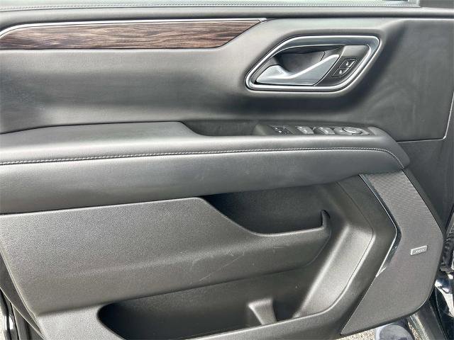 Used 2022 Chevrolet Suburban Z71 image 29