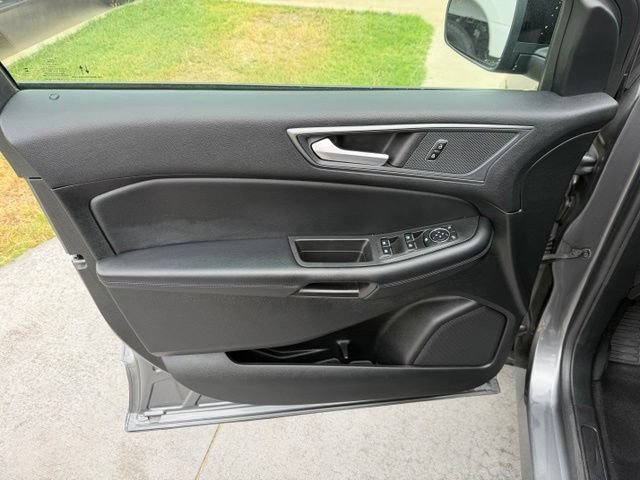 Certified 2024 Ford Edge SE w/ Black Appearance Package AWD/4WD image 9