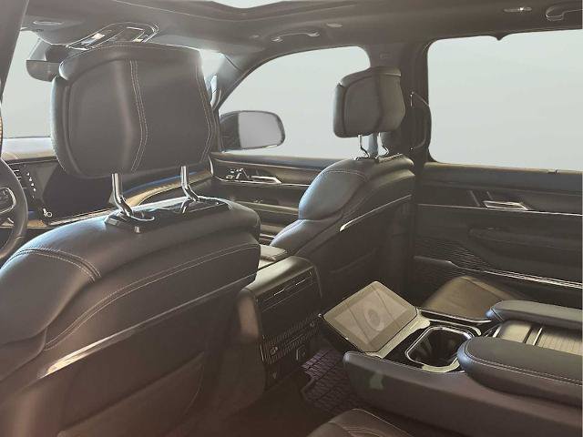 Used 2022 Jeep Grand Wagoneer Series I AWD/4WD image 25