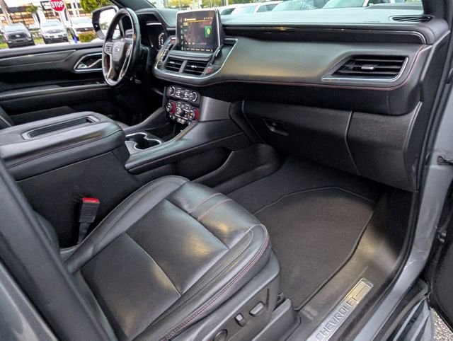 Used 2022 Chevrolet Suburban RST w/ Luxury Package image 16