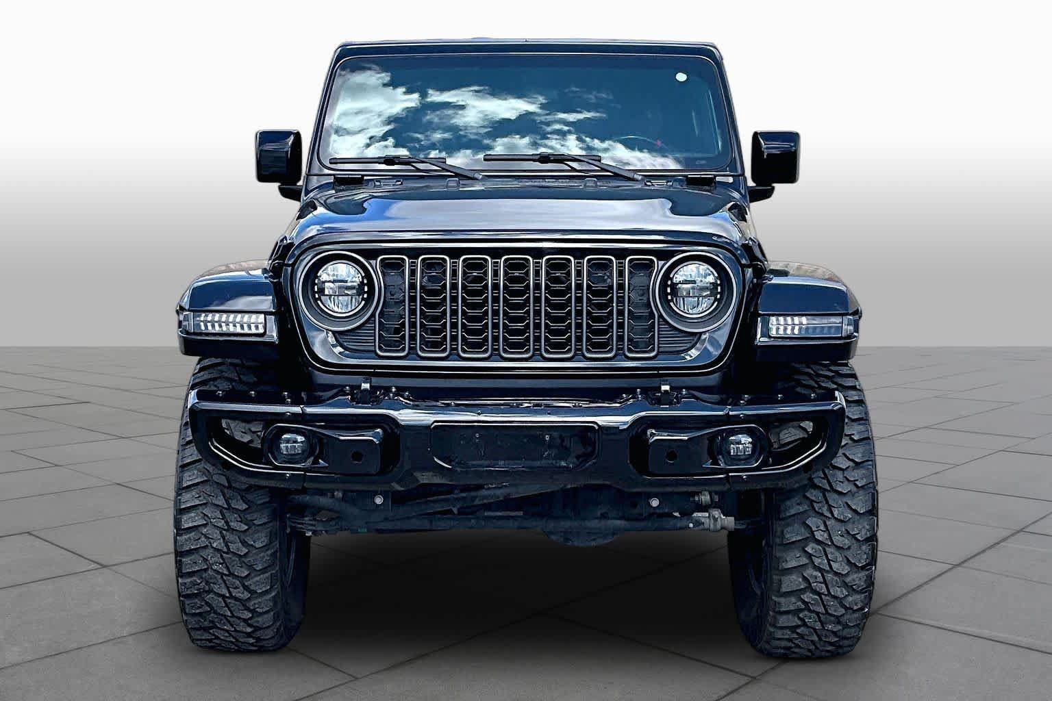 Used 2024 Jeep Gladiator Sport AWD/4WD image 5