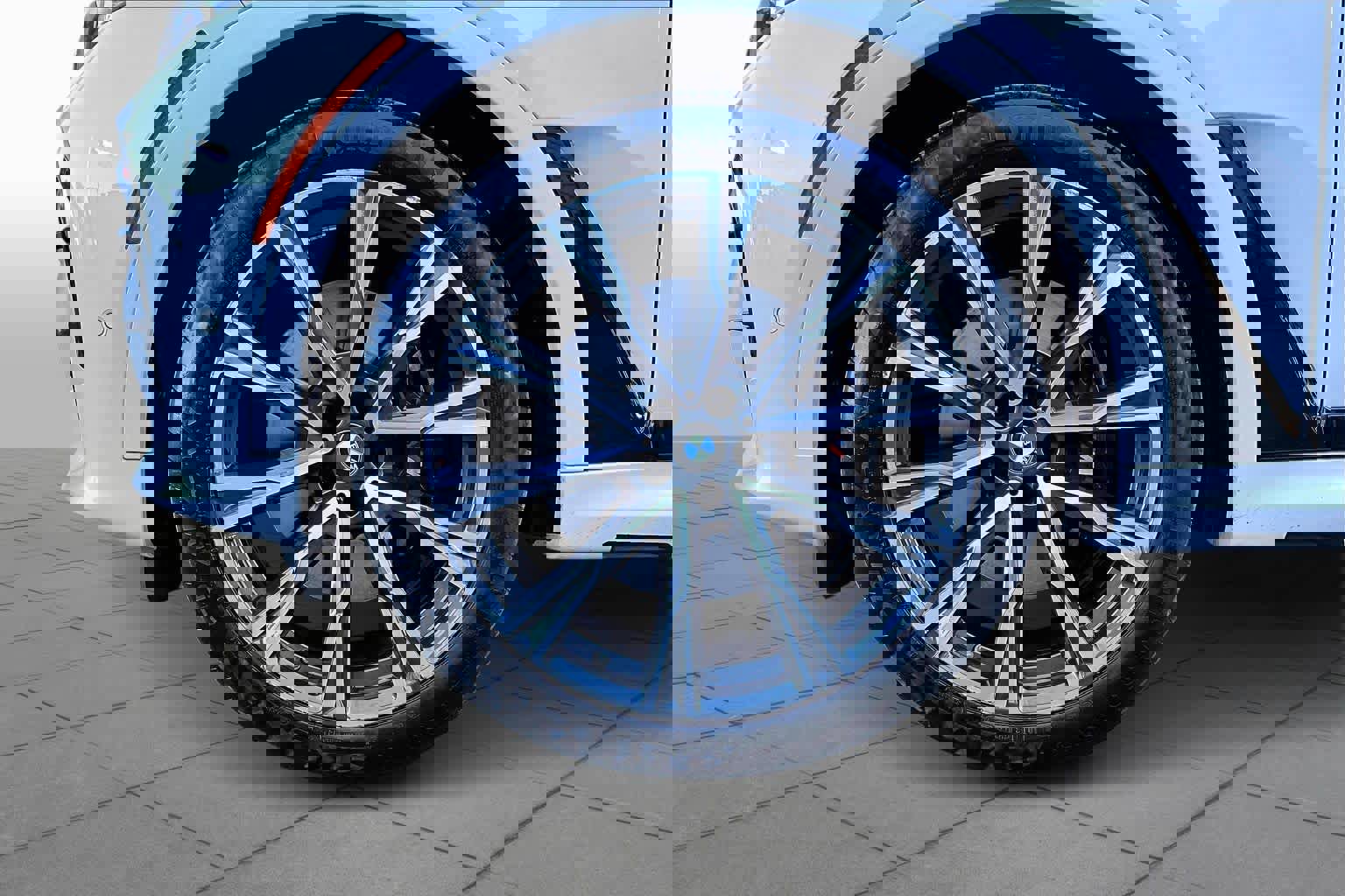 Used 2022 BMW X7 M50i image 11