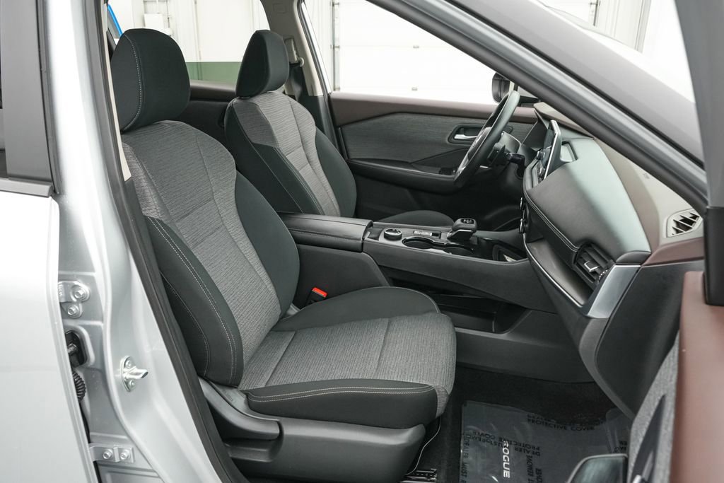 Used 2023 Nissan Rogue SV AWD/4WD image 20