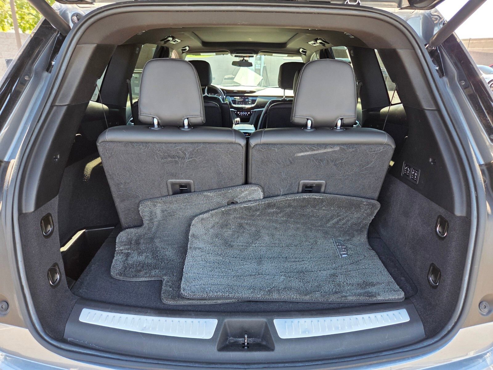Used 2022 Cadillac XT6 Sport w/ LPO, Premium Carpet Package AWD/4WD image 15
