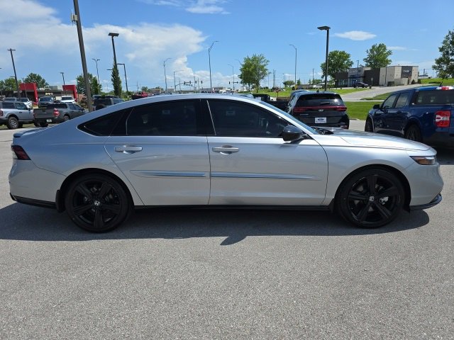 Used 2023 Honda Accord Sport image 2