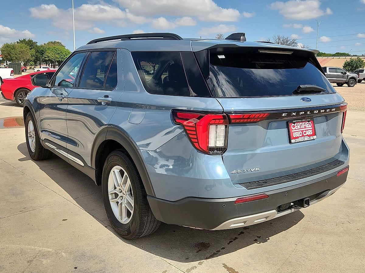 Certified 2025 Ford Explorer Active w/ Active Comfort Package RWD image 2