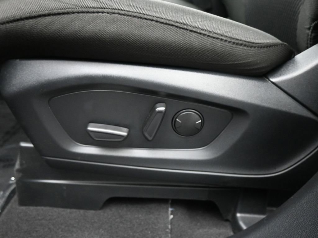 Certified 2024 Ford Explorer XLT image 38