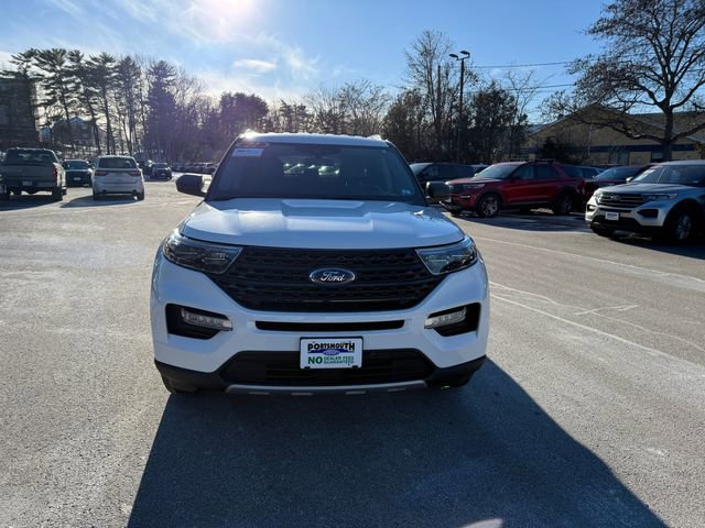 Certified 2022 Ford Explorer XLT w/ Equipment Group 202A image 8