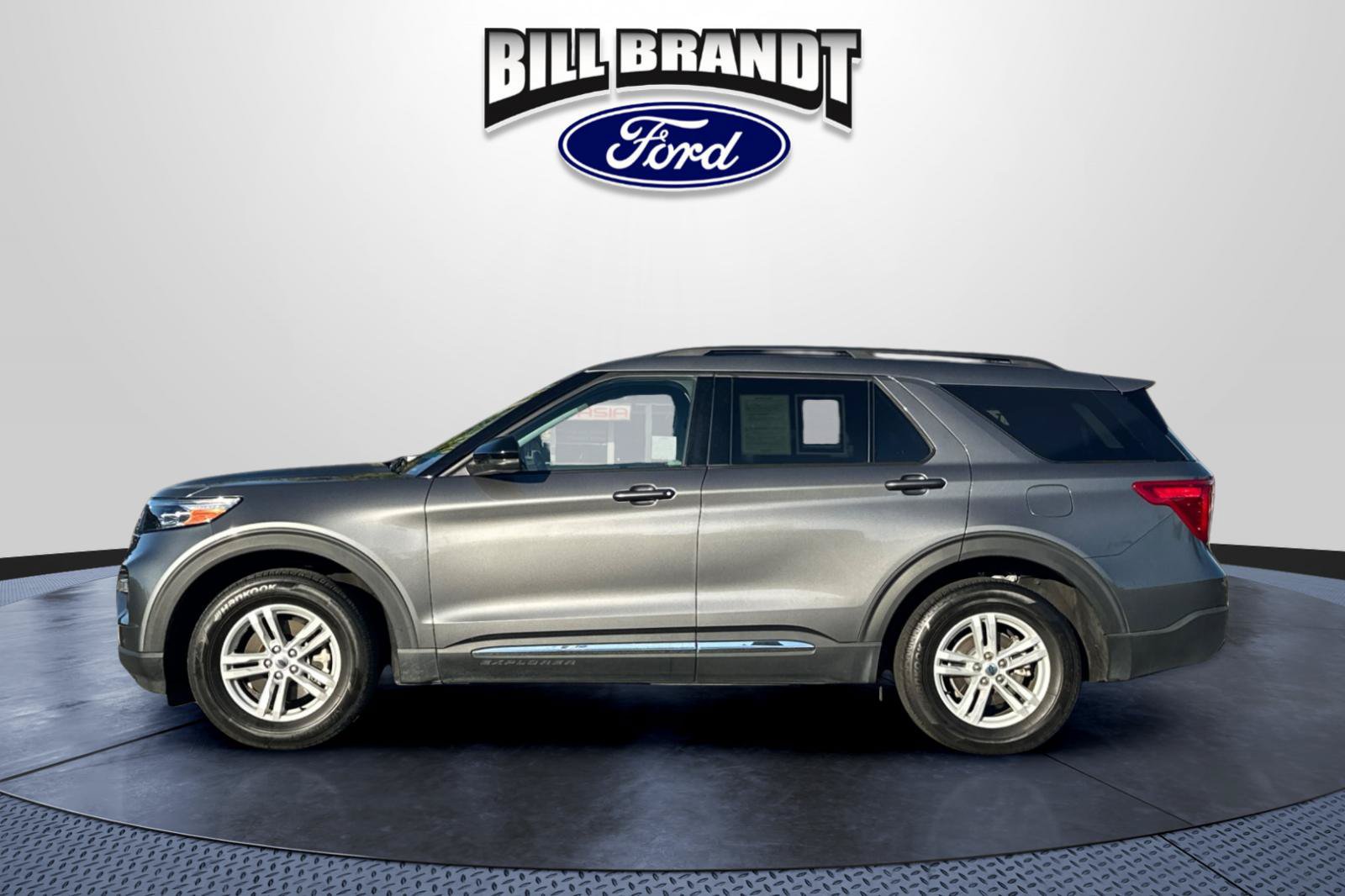 Certified 2024 Ford Explorer XLT w/ Equipment Group 202A AWD/4WD image 6
