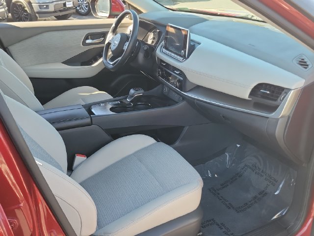 Used 2023 Nissan Rogue SV FWD image 18