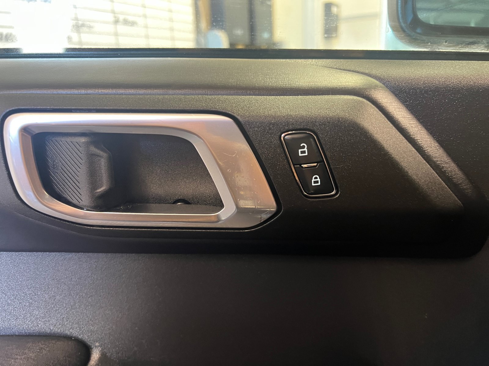 Certified 2025 Ford Bronco Outer Banks AWD/4WD image 11