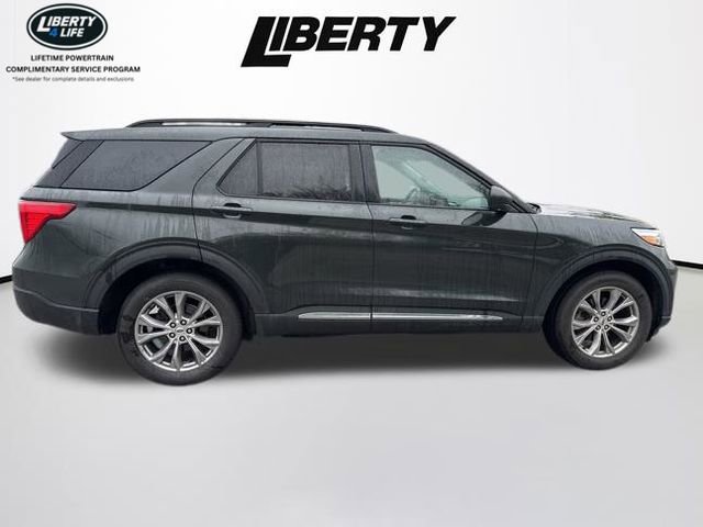 Certified 2022 Ford Explorer XLT w/ Equipment Group 202A AWD/4WD image 9
