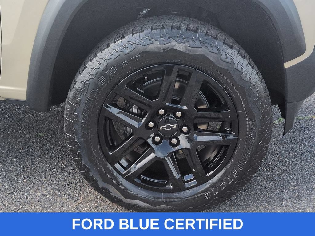 Used 2023 Chevrolet Colorado Trail Boss w/ Technology Package AWD/4WD image 32