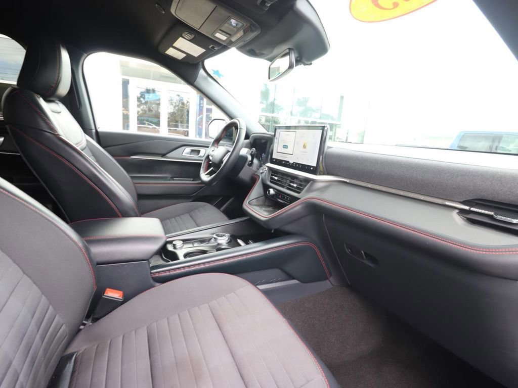 Certified 2025 Ford Explorer ST-Line w/ Premium Package image 16