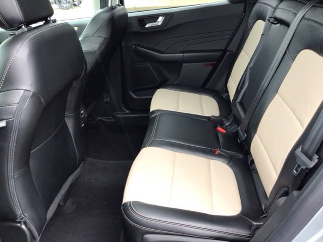 Certified 2022 Ford Escape Titanium w/ Titanium Elite Package AWD/4WD image 24