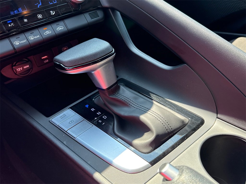 Used 2024 Hyundai Elantra SEL image 30