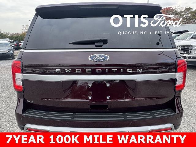 Certified 2024 Ford Expedition XLT image 3