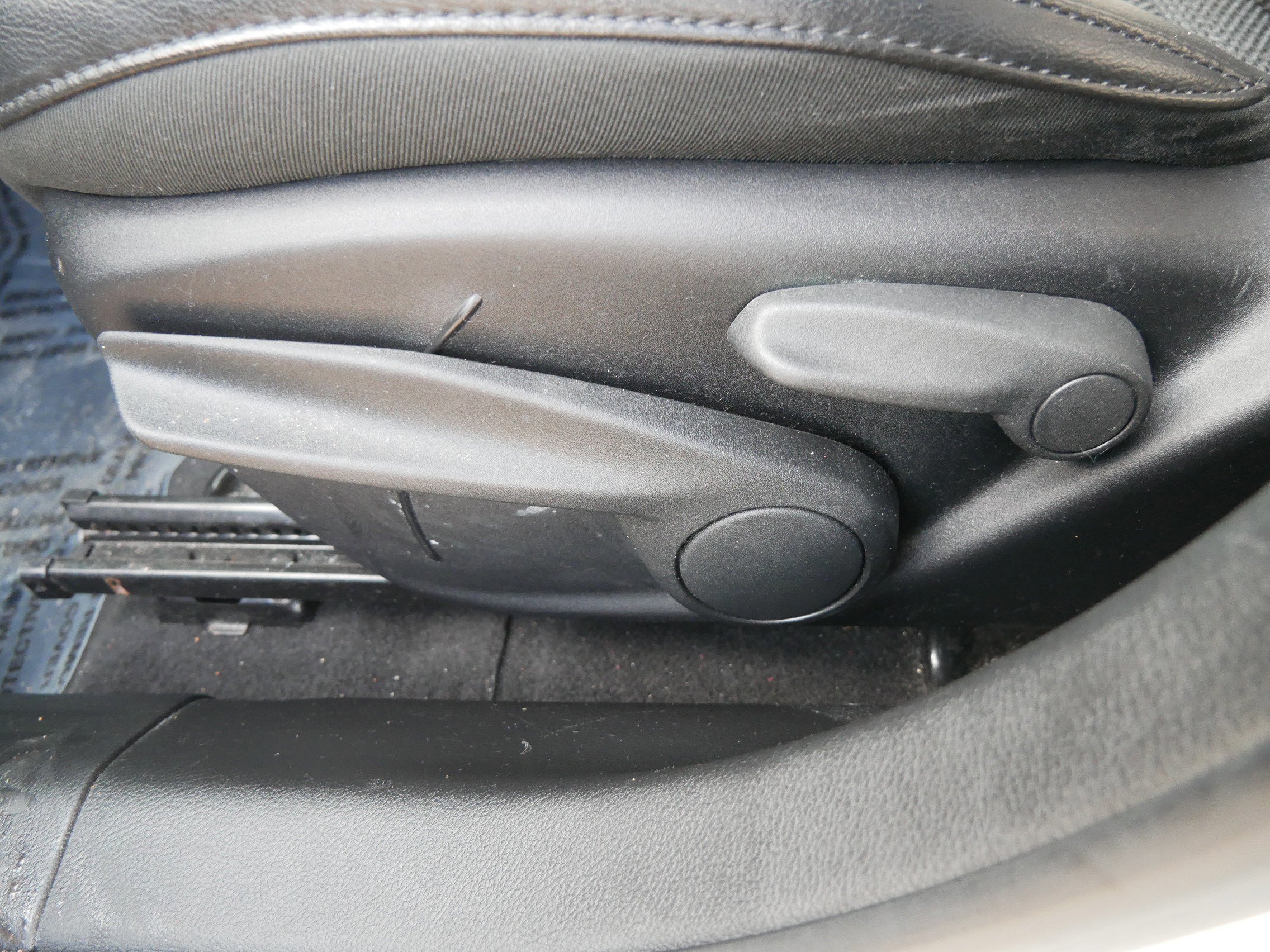 Used 2018 Jeep Compass Trailhawk w/ Cold Weather Group image 19