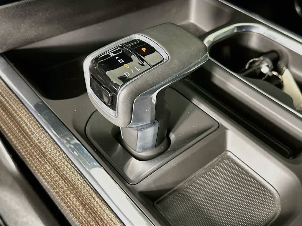 Used 2025 Chevrolet Silverado 1500 LT RWD image 19