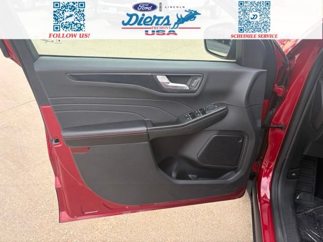 Certified 2025 Ford Escape ST-Line w/ Tech Pack #1 AWD/4WD image 13