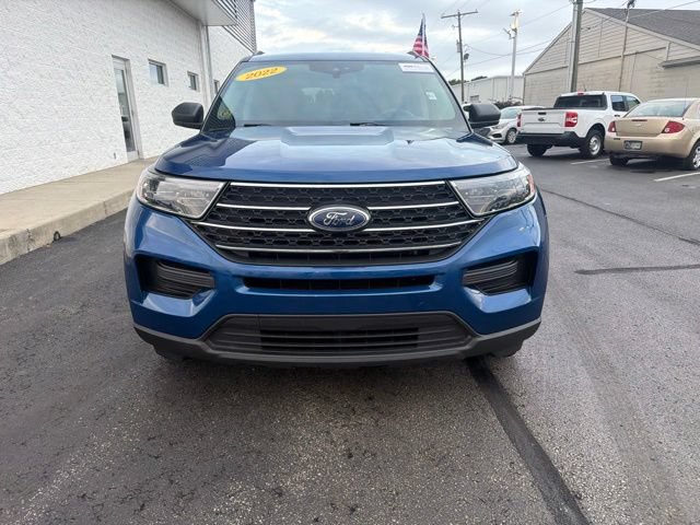 Certified 2022 Ford Explorer XLT w/ Class IV Trailer Tow Package AWD/4WD image 2