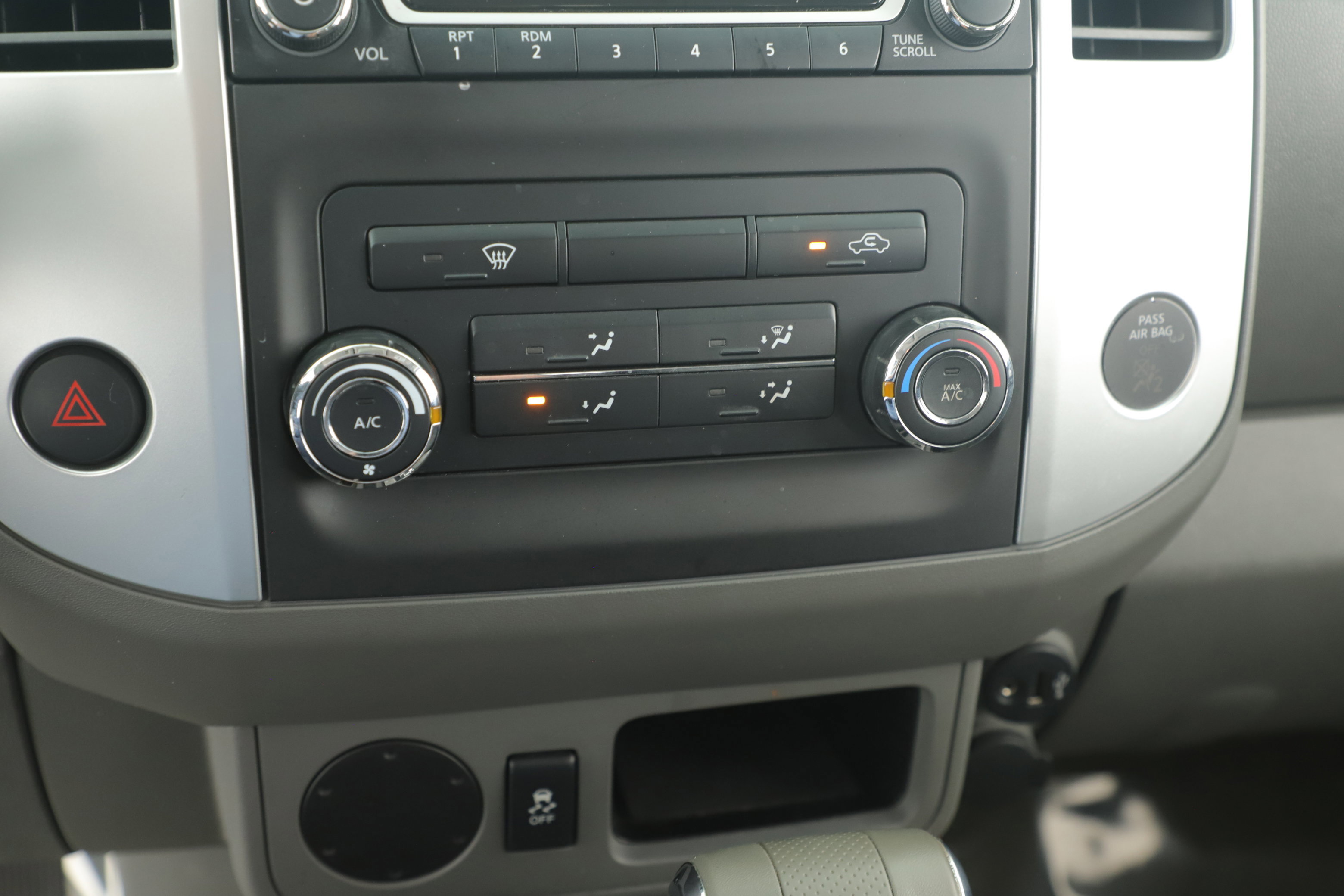 Used 2018 Nissan Frontier SV image 14