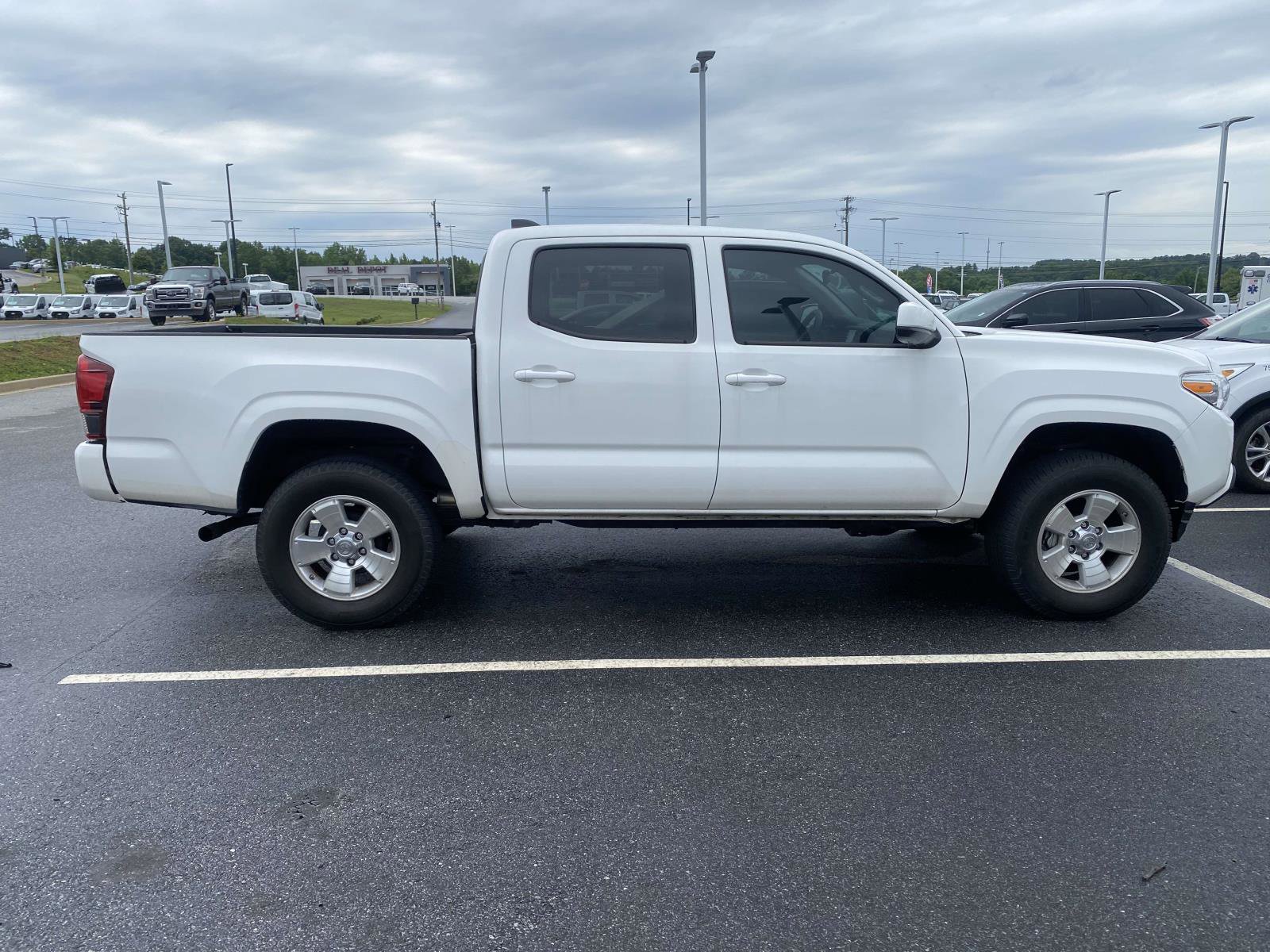 Used 2023 Toyota Tacoma SR AWD/4WD image 8