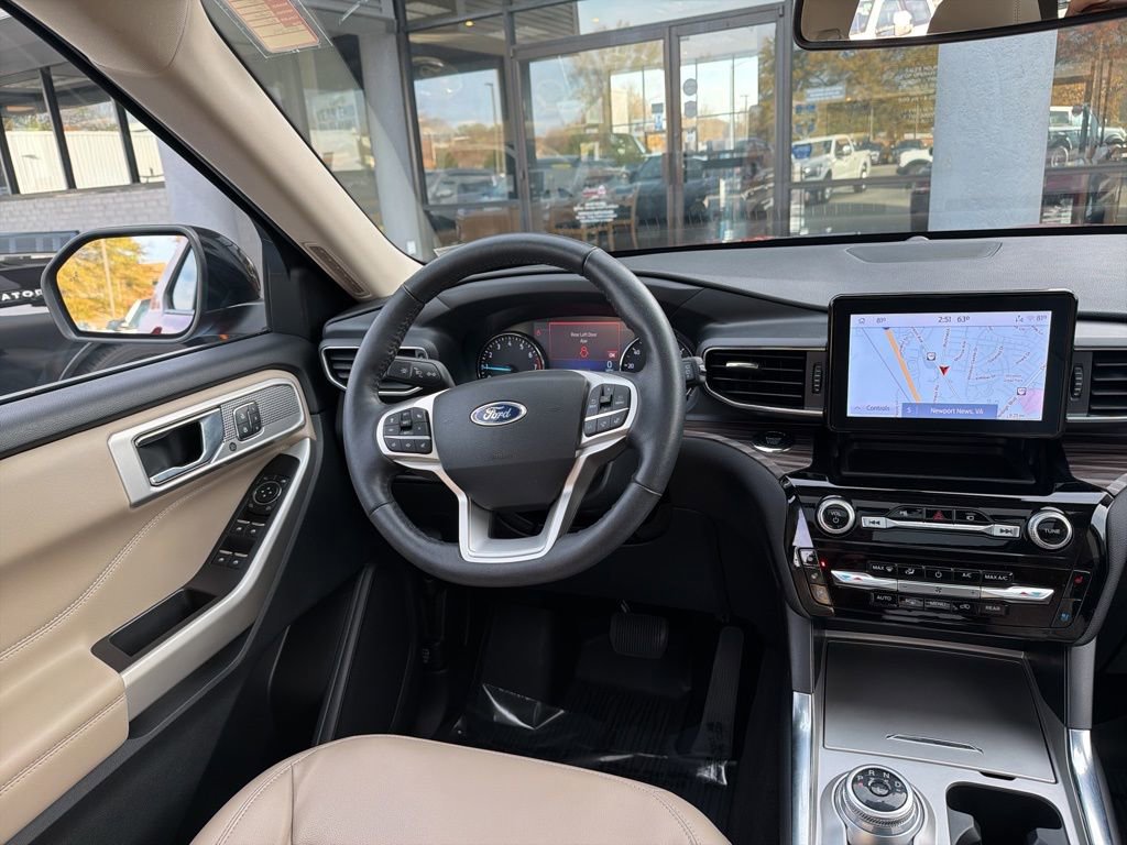 Certified 2022 Ford Explorer Limited w/ Equipment Group 301A image 15