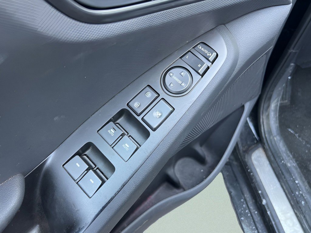 Used 2020 Hyundai Ioniq Limited image 20