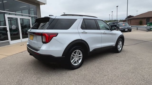 Certified 2026 Ford Explorer Active AWD/4WD image 9