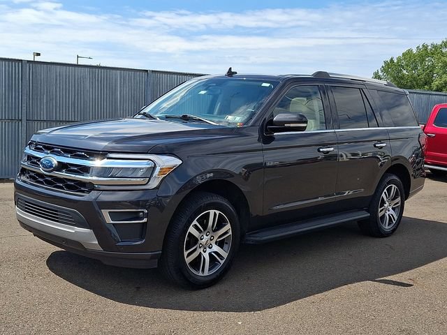 Certified 2024 Ford Expedition Limited AWD/4WD image 3