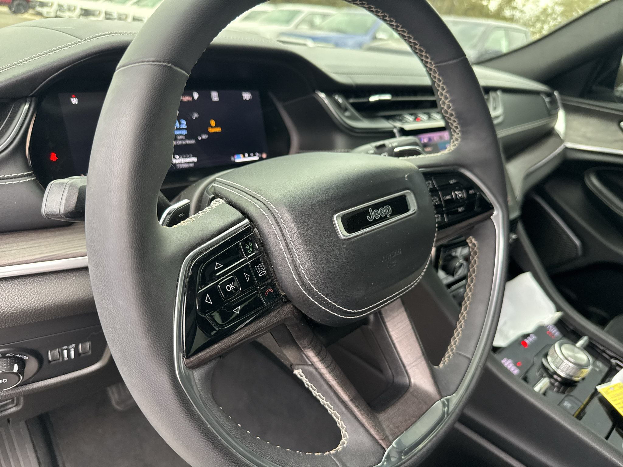 Used 2023 Jeep Grand Cherokee L Overland AWD/4WD image 18