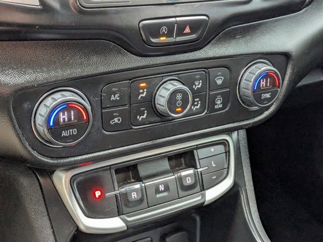 Used 2022 GMC Terrain SLE w/ Driver Convenience Package image 26