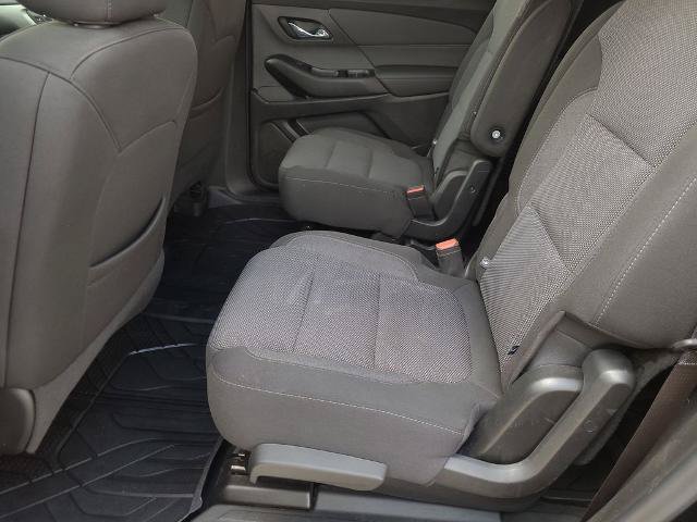 Used 2023 Chevrolet Traverse LT FWD image 17