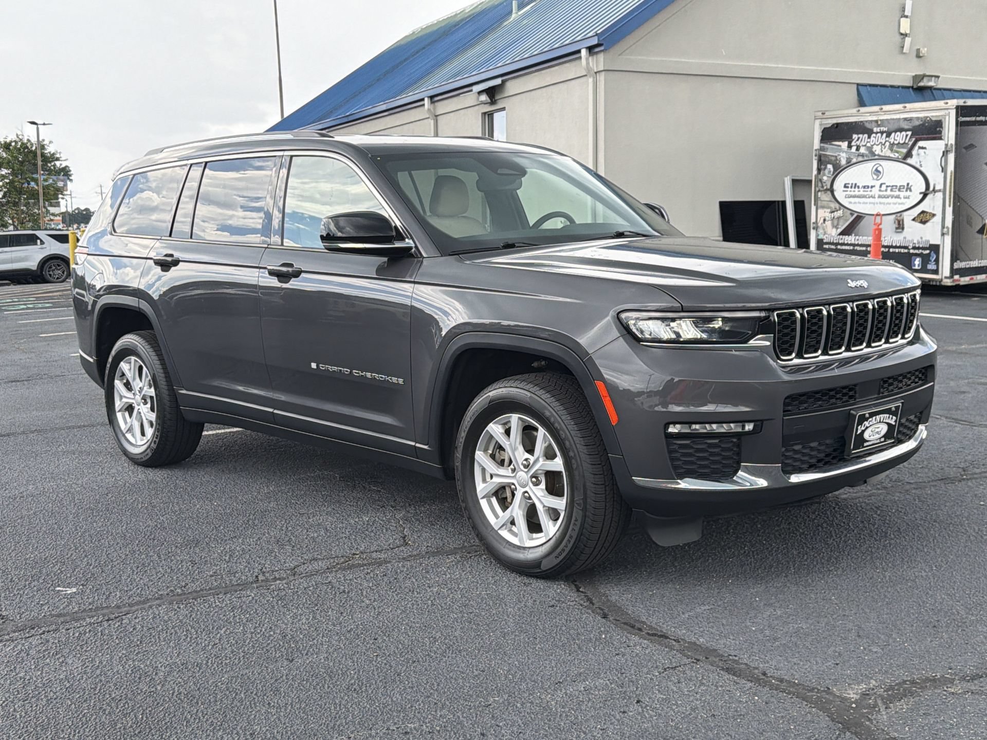 Used 2023 Jeep Grand Cherokee L Limited AWD/4WD image 32