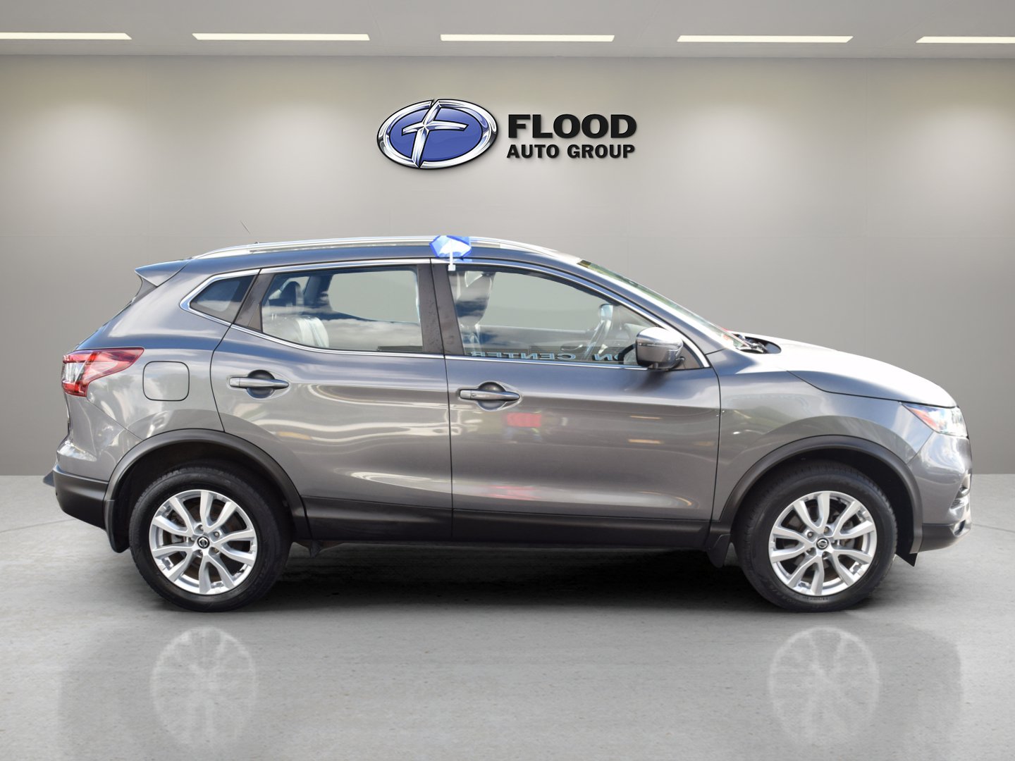 Used 2020 Nissan Rogue Sport SV w/ Technology Package AWD/4WD image 3