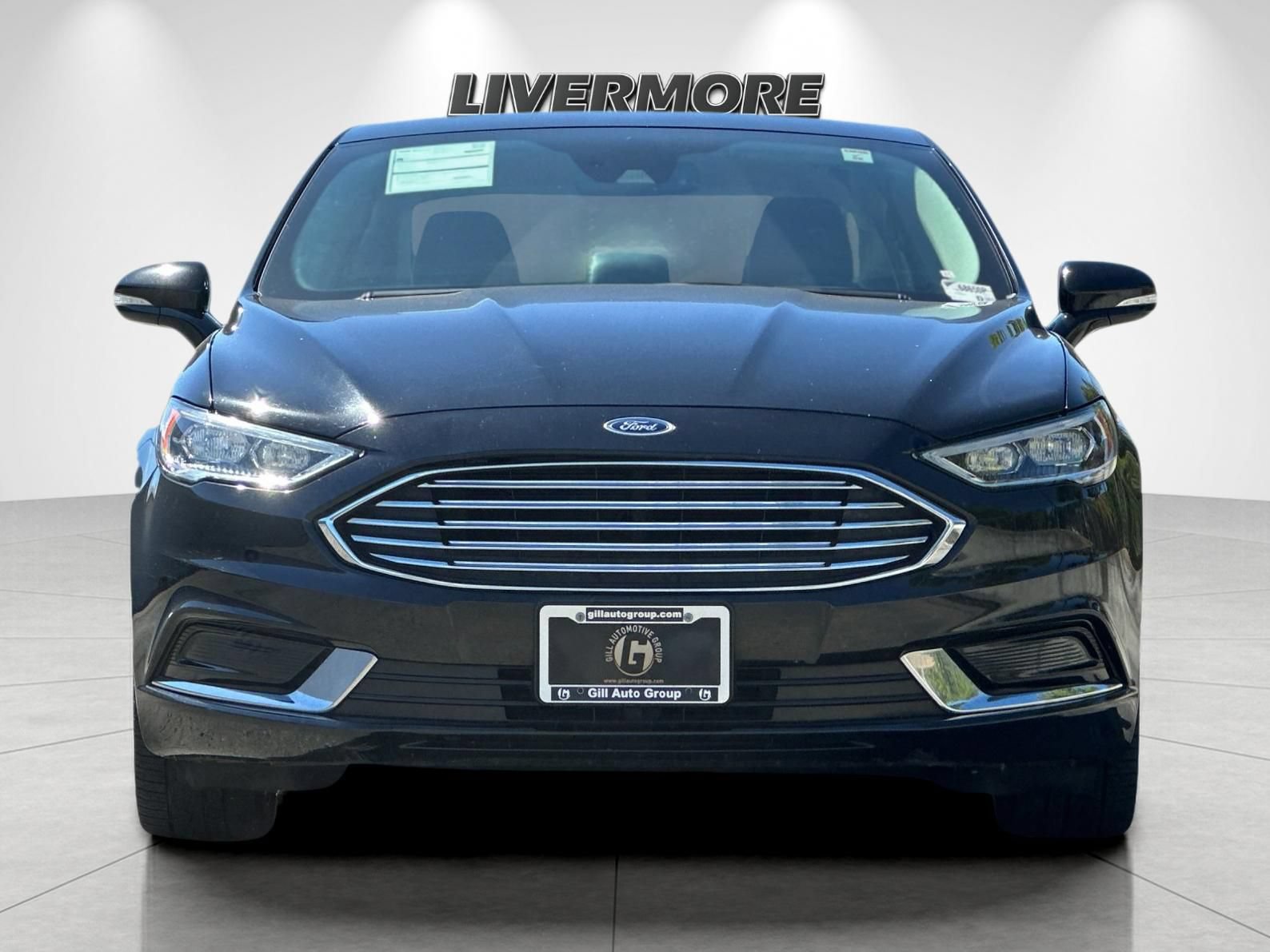 Certified 2018 Ford Fusion SE w/ Fusion SE Technology Package FWD image 8