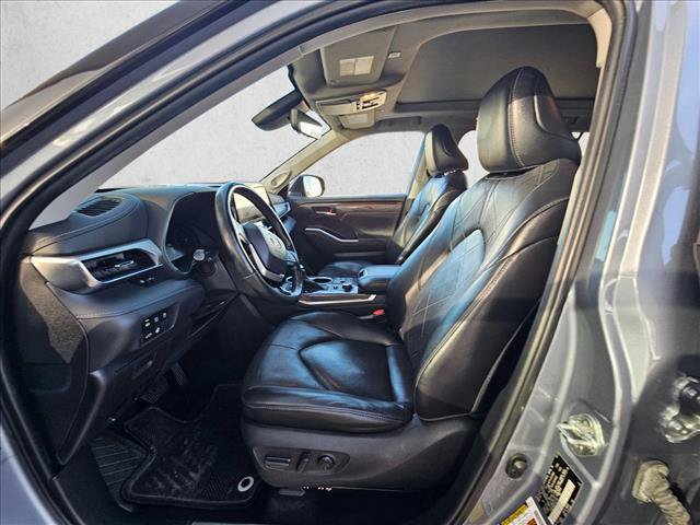 Used 2023 Toyota Highlander Platinum AWD/4WD image 14