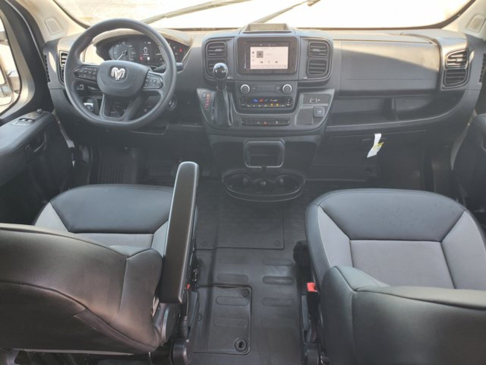 Used 2025 RAM ProMaster 3500 w/ Convenience Group FWD image 28