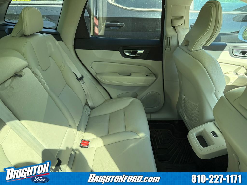 Used 2023 Volvo XC60 B5 Plus AWD/4WD image 6
