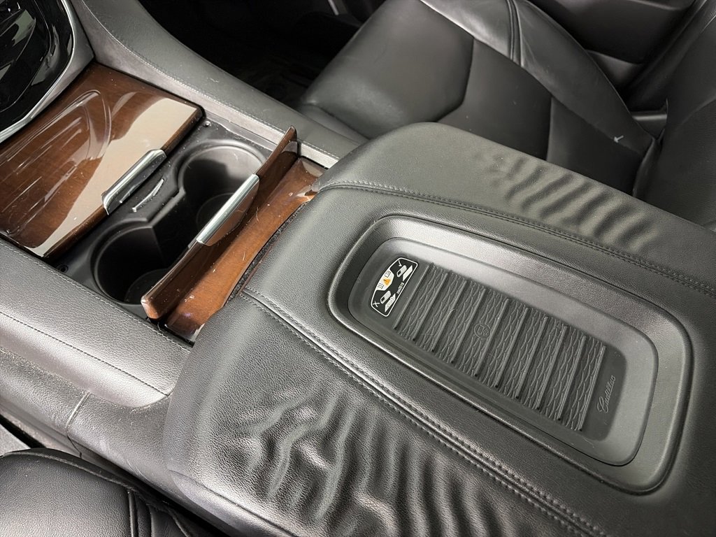 Used 2018 Cadillac Escalade Premium Luxury image 22